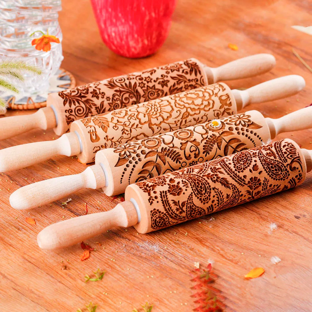 Rodillo de madera con relieve para galletitas de 35 cm