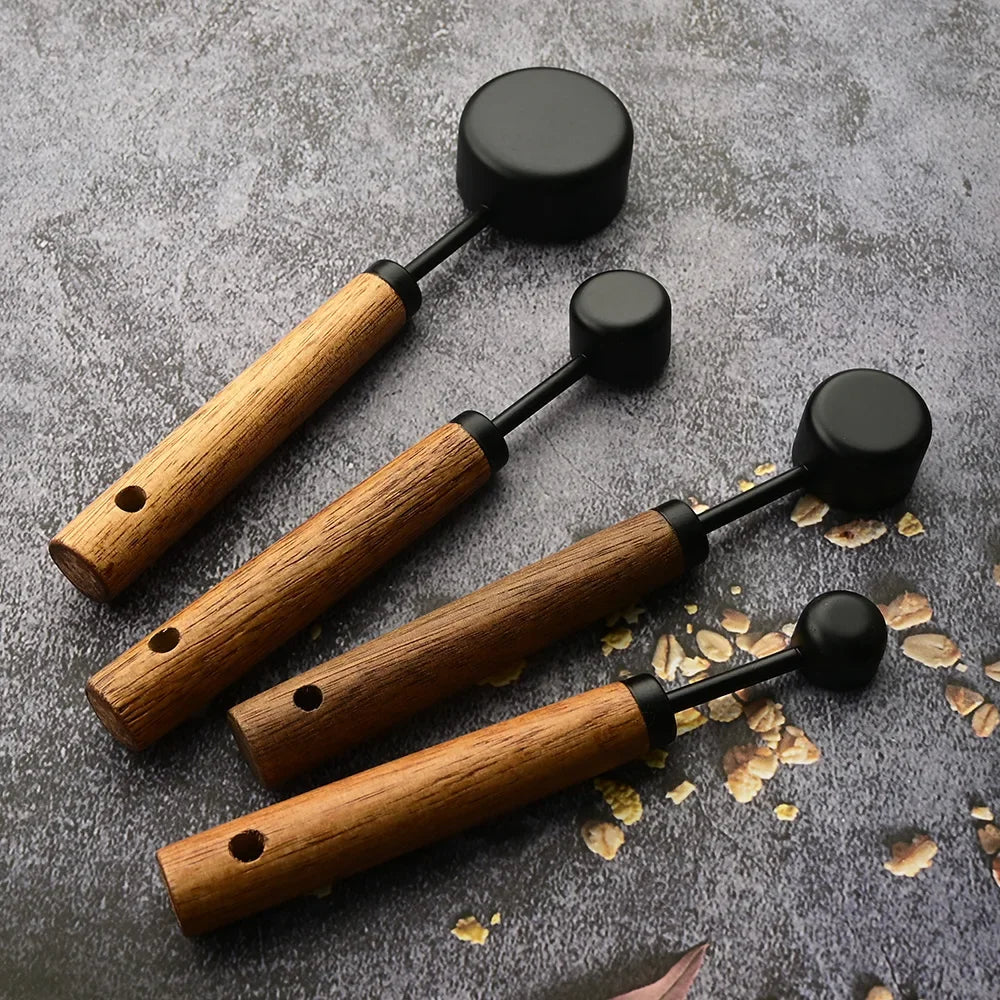Set de medidores de acero inoxidable con mangos de madera
