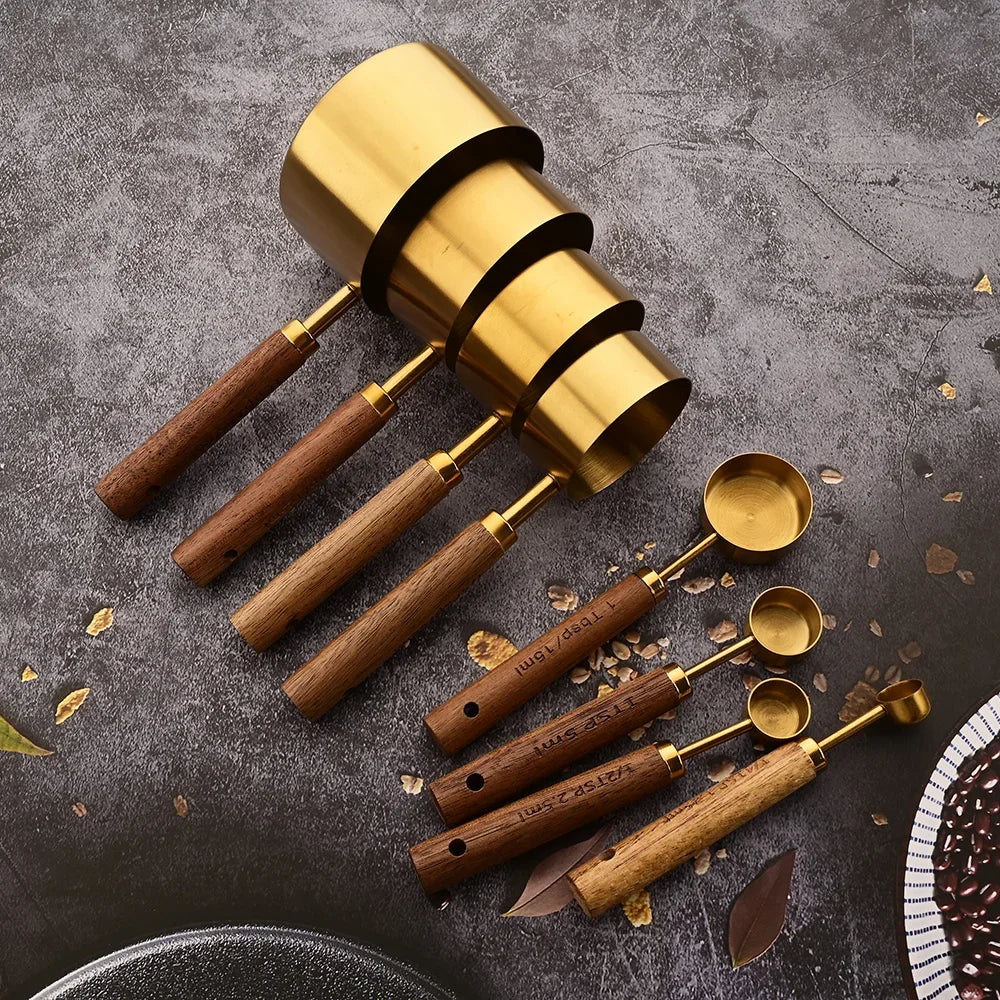 Set de medidores de acero inoxidable con mangos de madera