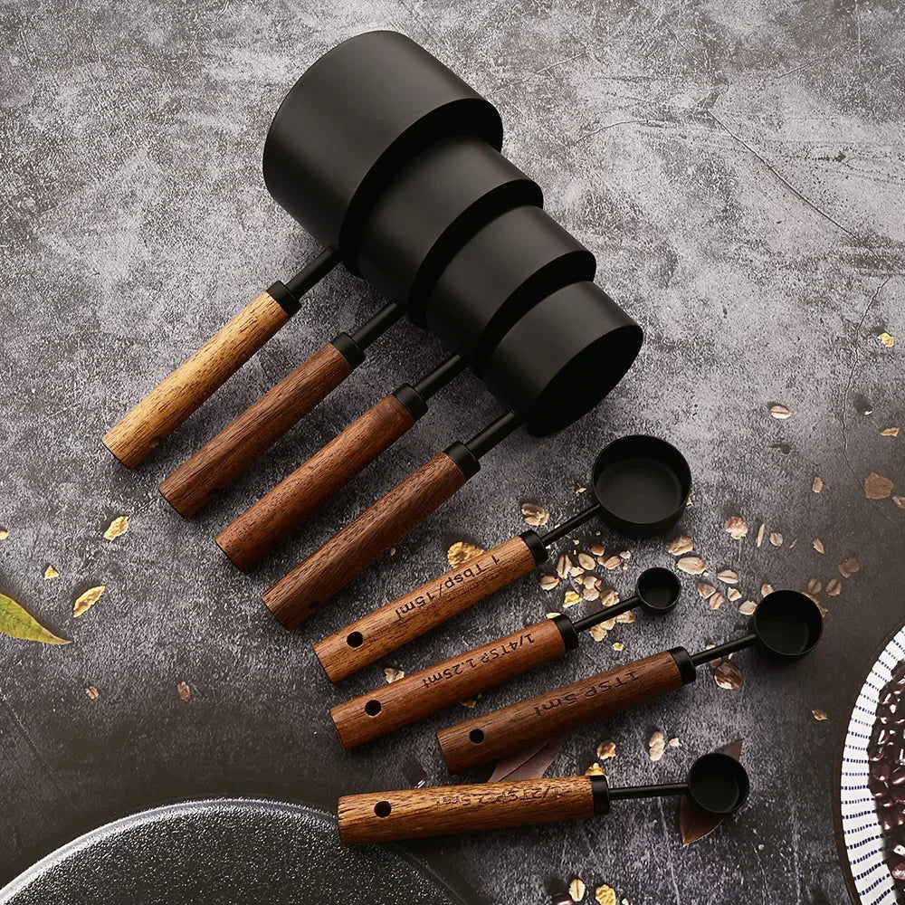 Set de medidores de acero inoxidable con mangos de madera