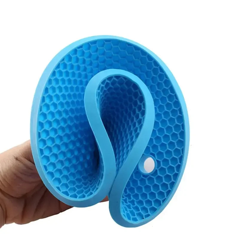 Apoyafuentes redondo de silicona azul de 13,5 cm