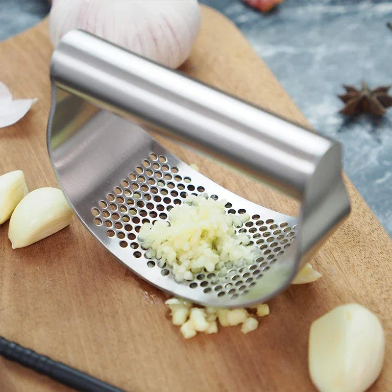Prensa manual de ajo y jengibre de acero inoxidable con mango curvo