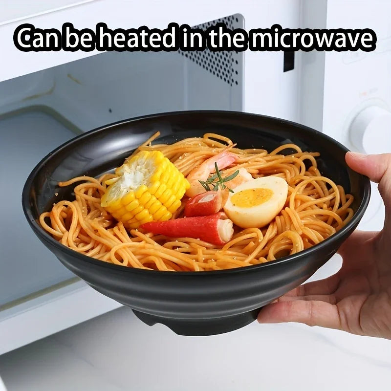 Bowl negro de plástico para fideos y ensaladas