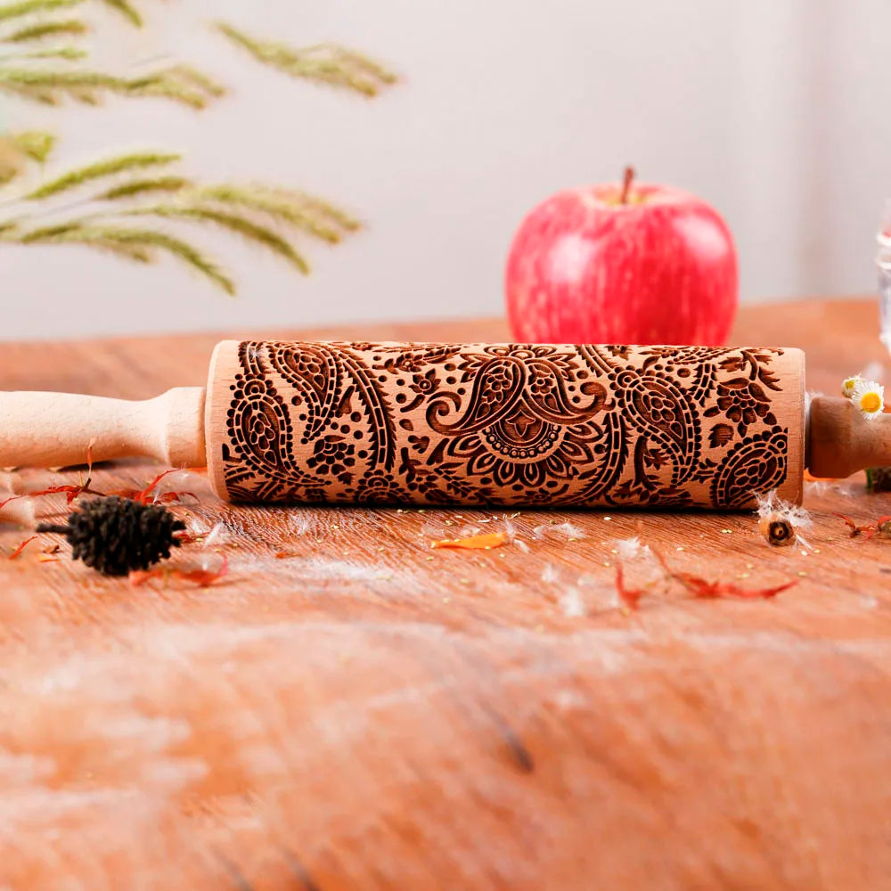 Rodillo de madera con relieve para galletitas de 35 cm