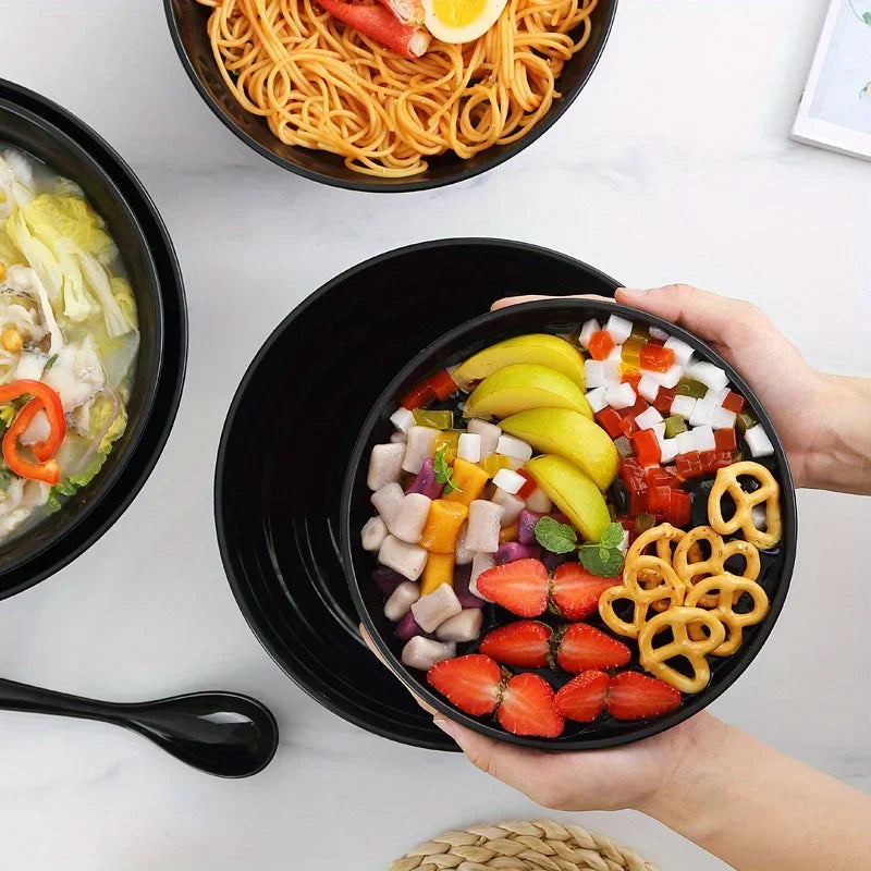 Bowl negro de plástico para fideos y ensaladas
