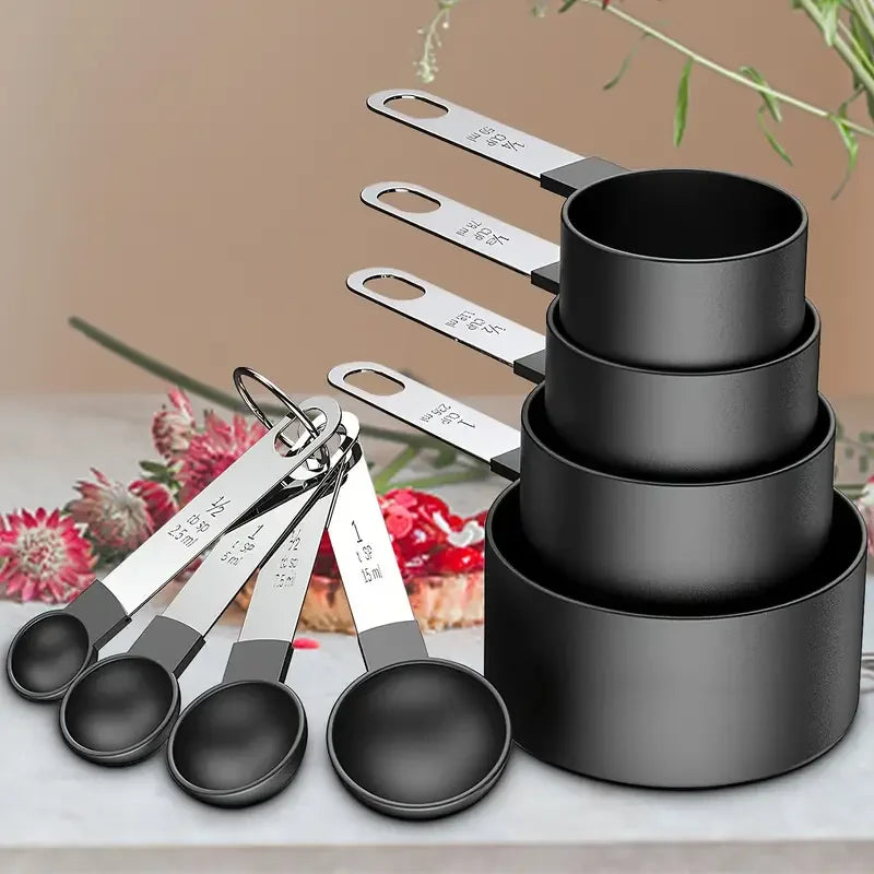 Set apilable de tazas y cucharas medidoras de 8 piezas