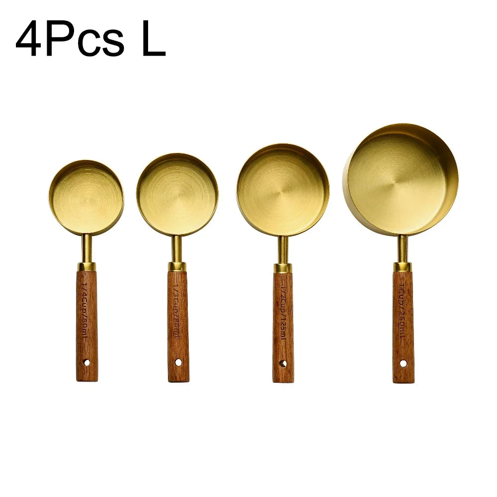 Set de medidores de acero inoxidable con mangos de madera