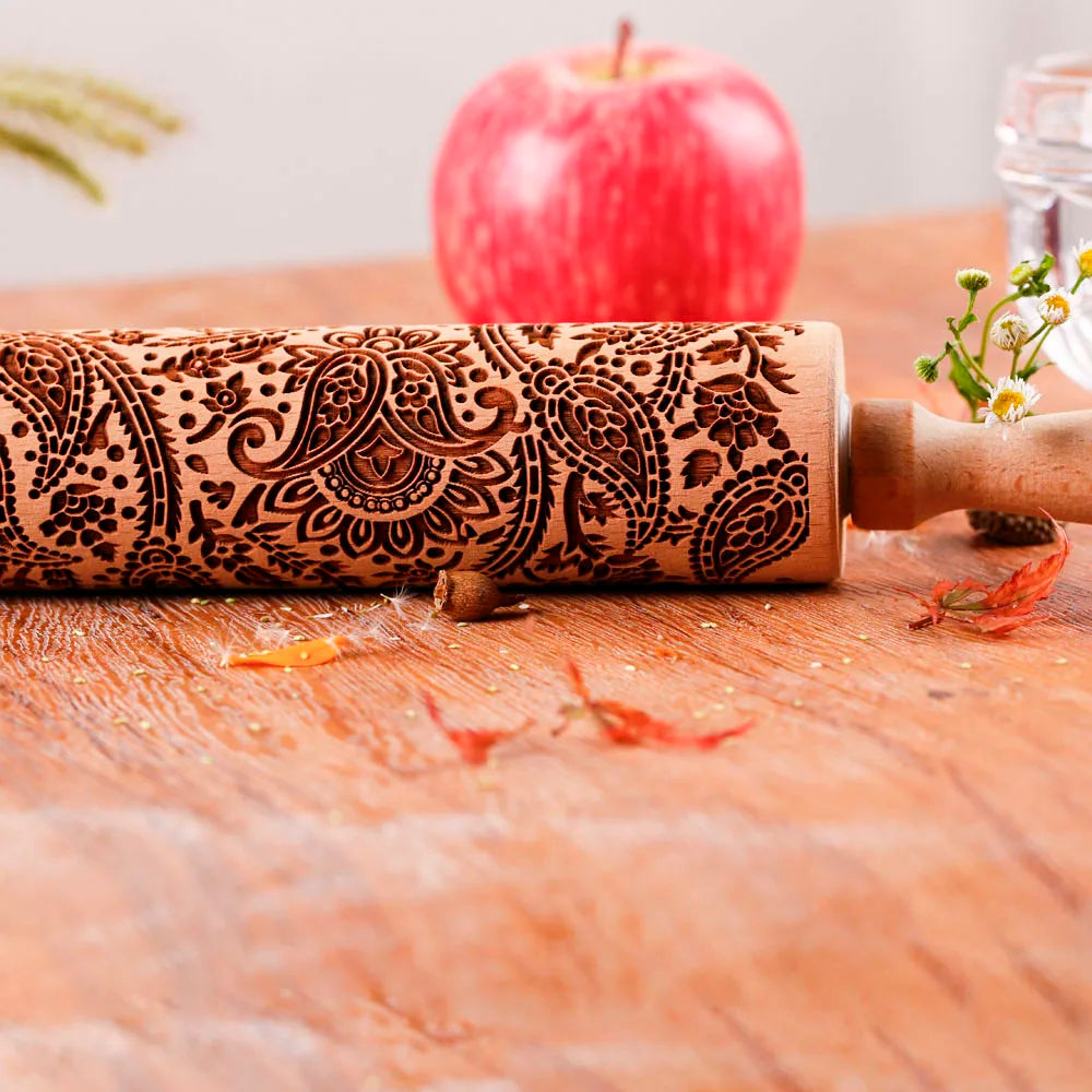 Rodillo de madera con relieve para galletitas de 35 cm