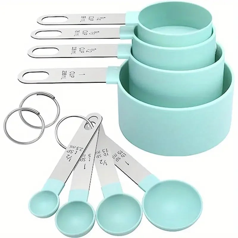 Set apilable de tazas y cucharas medidoras de 8 piezas