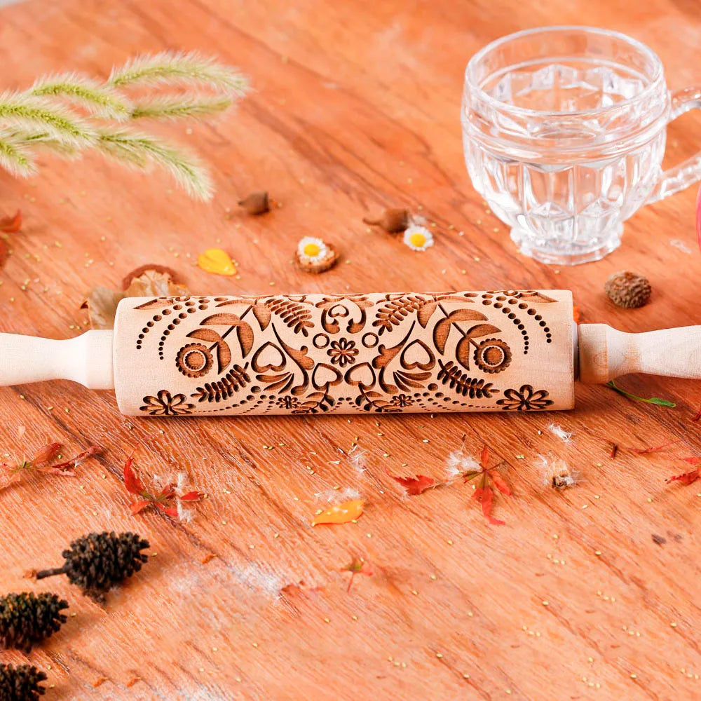 Rodillo de madera con relieve para galletitas de 35 cm